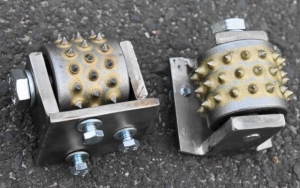 Segment groszkujący trzyrzędowy 50 mm. 
Mocowany na 3 śruby M6